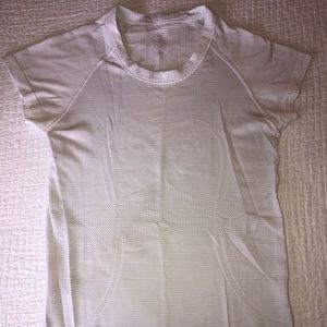 lululemon swiftly tech short sleeve ⭐️ size 4